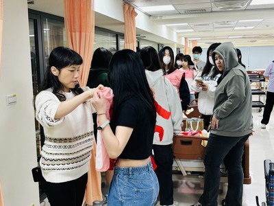 2025/04/09 高齡照護學-麻痺體驗服(郭玟佑老師)