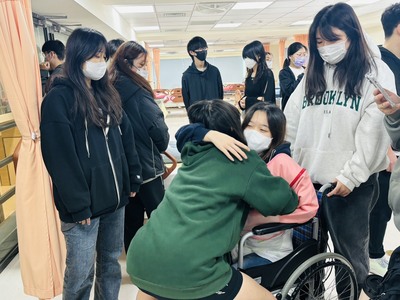 上課同學實際操作圖片