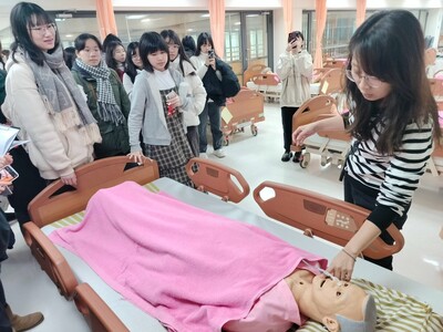 介紹長期照護模擬人圖片