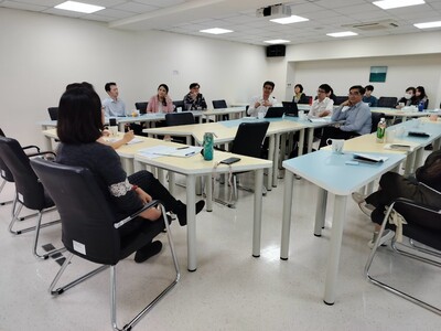 校內師長與台塑電子材料AI中心討論會議3圖片