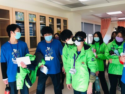 體驗老人體驗服圖片