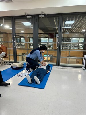 實際操作全身急救甦醒模型圖片