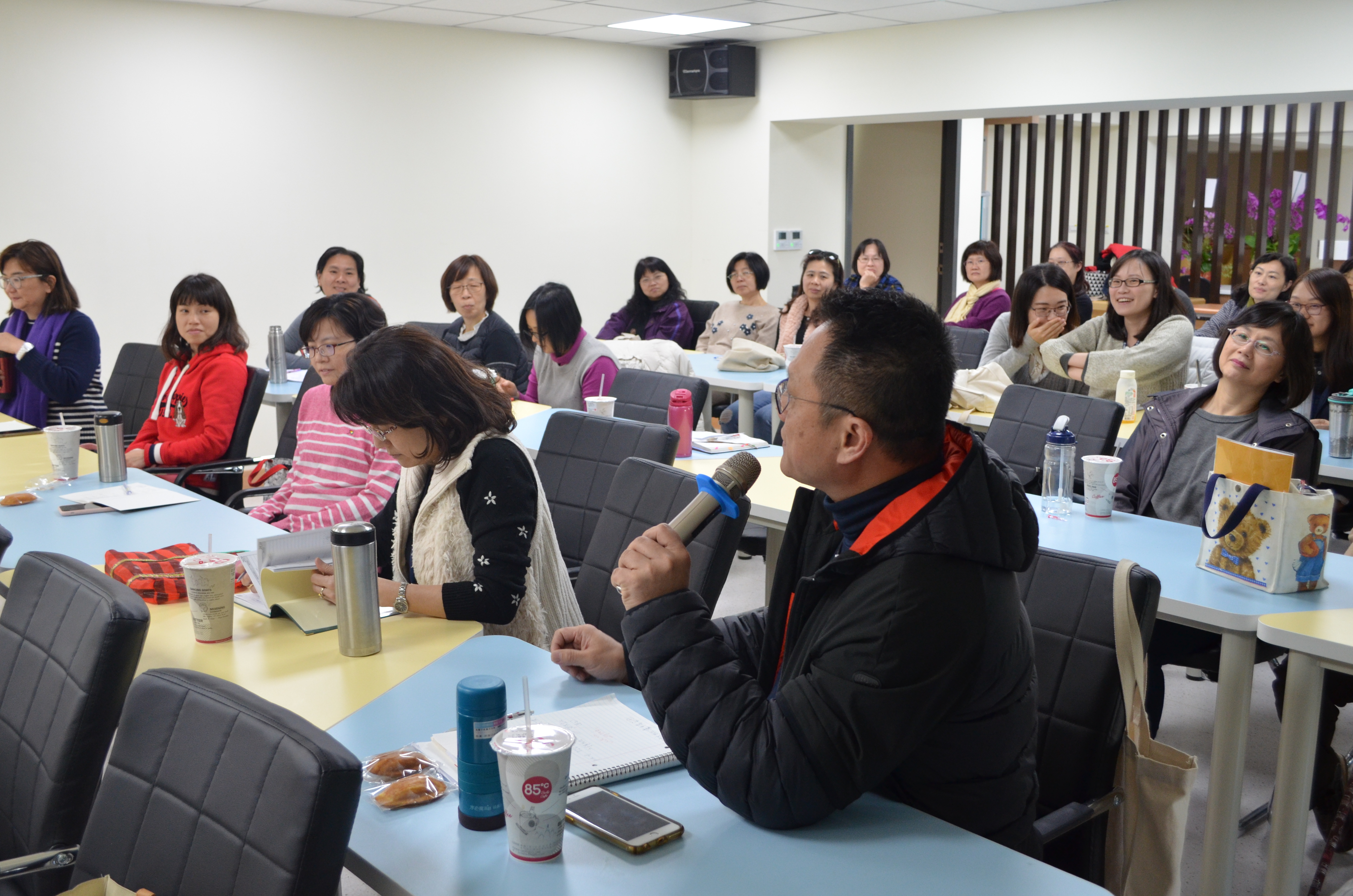 研討會中講員與教師們互動與回饋相當熱烈